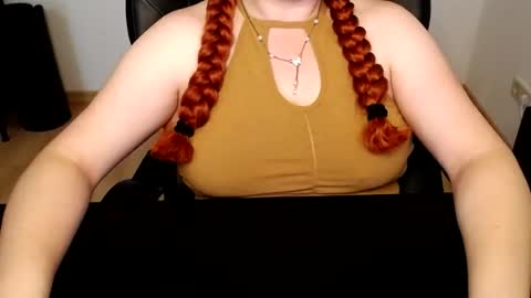 Elly online show from 06/18/26, 06:46