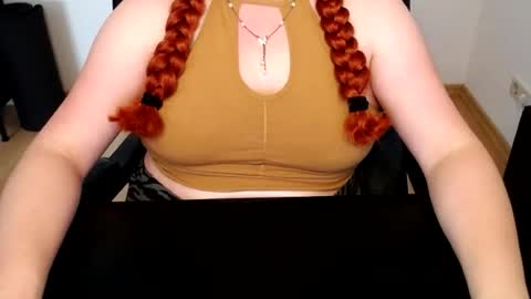 Elly online show from 06/18/26, 11:03