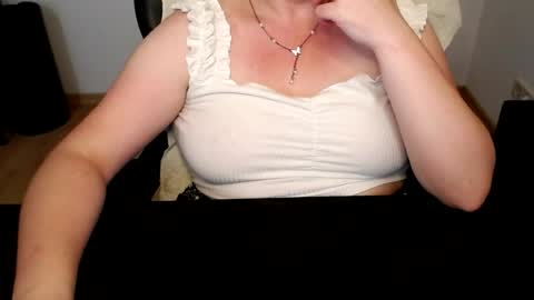 Elly online show from 06/30/26, 06:53