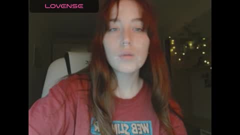 Snapshot of elly_rise chatting on 12/05/24, 08:33 Elly online show from 12/05/24, 08:33