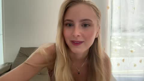 Snapshot of ellykeyofficial chatting on 08/02/26, 04:38 ellykeyofficial online show from 08/02/26, 04:38