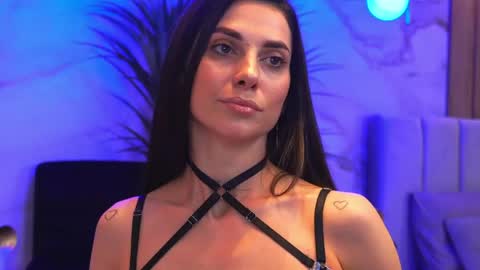 Elly online show from 04/17/26, 06:44