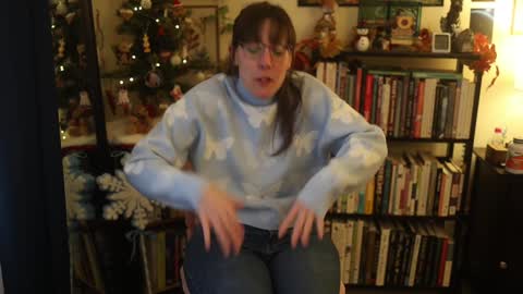 Elly Naomi online show from 11/23/25, 10:31