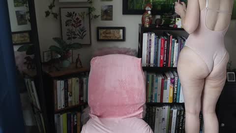 Elly Naomi online show from 01/10/26, 03:25