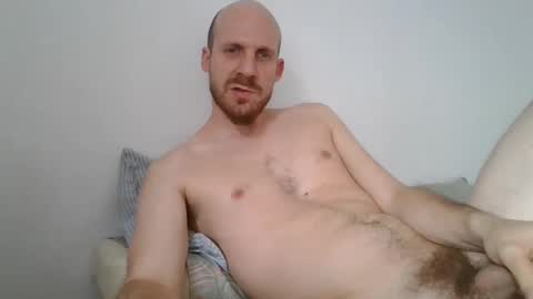 Snapshot of elmatirestrepo chatting on 12/25/24, 04:32 Mati Restrepo online show from 12/25/24, 04:32