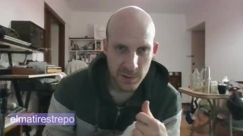 Snapshot of elmatirestrepo chatting on 09/21/25, 10:44 Mati Restrepo online show from 09/21/25, 10:44