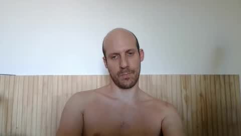 Snapshot of elmatirestrepo chatting on 03/15/26, 02:45 Mati Restrepo online show from 03/15/26, 02:45