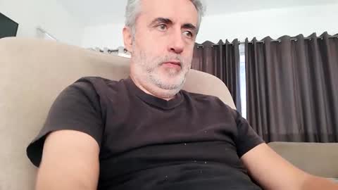 Snapshot of elmejorfvb2 chatting on 11/11/25, 04:18 fer online show from 11/11/25, 04:18