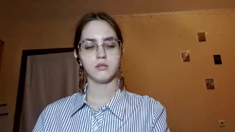 Kate online show from 04/19/26, 02:27