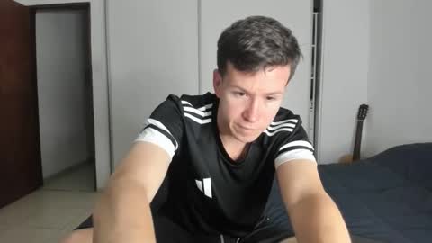 elnenedearg online show from 10/15/25, 01:39