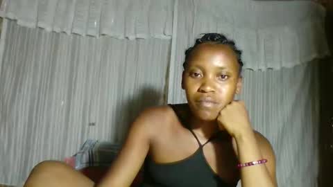 elodie012 online show from 01/11/26, 11:48