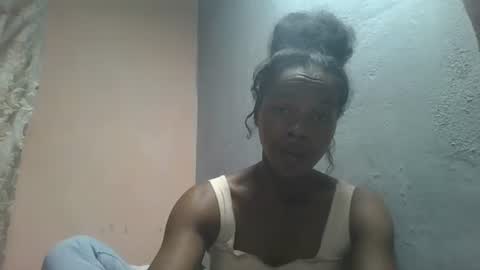 Snapshot of elodie228680 chatting on 04/29/26, 05:30 elodie228680 online show from 04/29/26, 05:30