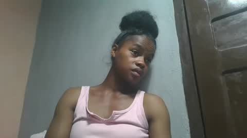 Snapshot of elodie228680 chatting on 04/30/26, 05:36 elodie228680 online show from 04/30/26, 05:36