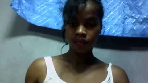 Snapshot of elodie228680 chatting on 05/24/26, 05:01 elodie228680 online show from 05/24/26, 05:01
