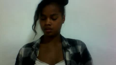 Snapshot of elodie228680 chatting on 06/11/26, 05:05 elodie228680 online show from 06/11/26, 05:05