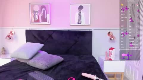 Elodie  online show from 11/09/25, 01:09