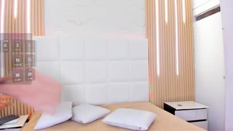 elody_rousse online show from 11/21/25, 12:04