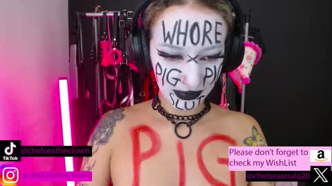 Snapshot of eloise_brown_ chatting on 01/19/26, 06:06 Chelsea Please help me to reach 100 thumbs up online show from 01/19/26, 06:06