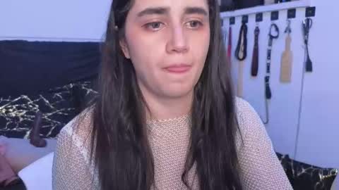 elowen_halley1 online show from 11/08/25, 09:57