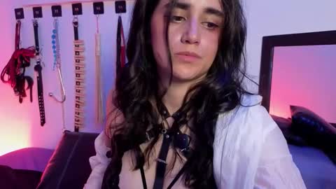 elowen_halley1 online show from 02/21/26, 11:33