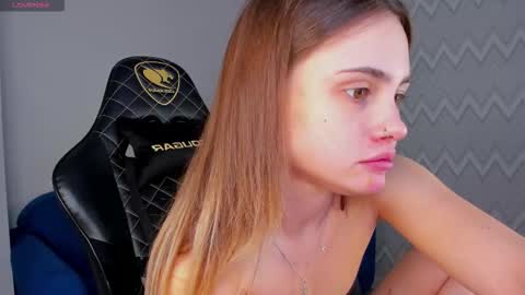 elsa_carterr online show from 10/16/25, 11:00