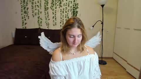 Elsa  online show from 11/02/25, 09:33