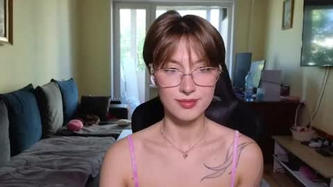 Snapshot of elsaangel chatting on 06/05/26, 05:25 elsaangel online show from 06/05/26, 05:25