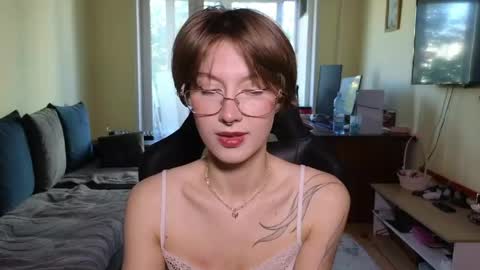 Snapshot of elsaangel chatting on 06/06/26, 02:05 elsaangel online show from 06/06/26, 02:05