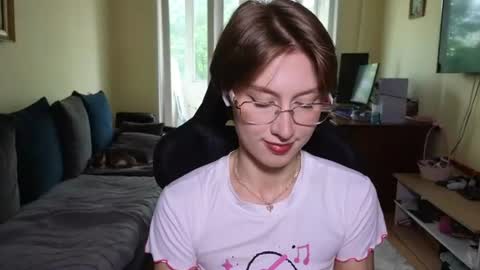 Snapshot of elsaangel chatting on 06/12/26, 06:01 elsaangel online show from 06/12/26, 06:01