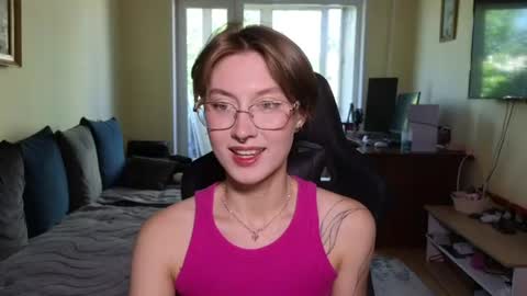 Snapshot of elsaangel chatting on 06/18/26, 07:08 elsaangel online show from 06/18/26, 07:08