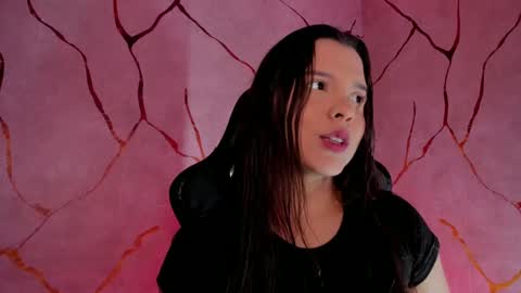 Snapshot of elsalombardi chatting on 01/17/25, 03:12 Elsa online show from 01/17/25, 03:12