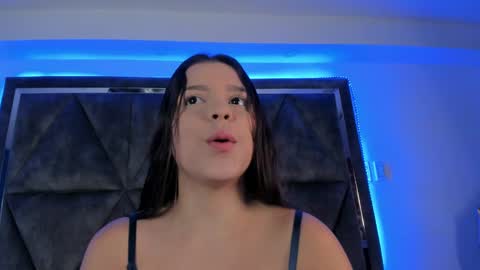 Snapshot of elsalombardi chatting on 02/19/25, 12:11 Elsa online show from 02/19/25, 12:11