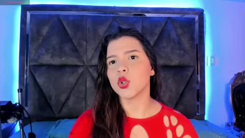 Snapshot of elsalombardi chatting on 02/21/25, 12:17 Elsa online show from 02/21/25, 12:17