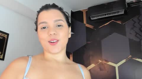 Snapshot of elsalombardi chatting on 10/21/25, 12:17 Elsa online show from 10/21/25, 12:17