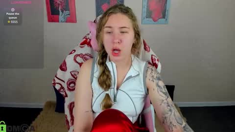 Elsie online show from 10/22/25, 01:17