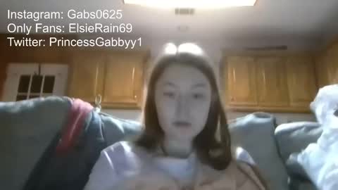 Elsie Rain online show from 12/21/25, 11:56