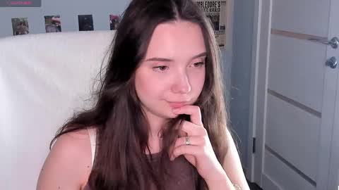 Elvienne online show from 05/23/26, 04:39