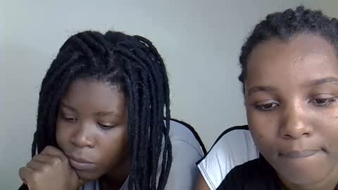Snapshot of elvier_pretty chatting on 11/03/25, 10:38 flo online show from 11/03/25, 10:38