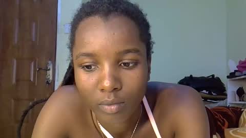 Snapshot of elvier_pretty chatting on 01/19/26, 01:15 flo online show from 01/19/26, 01:15