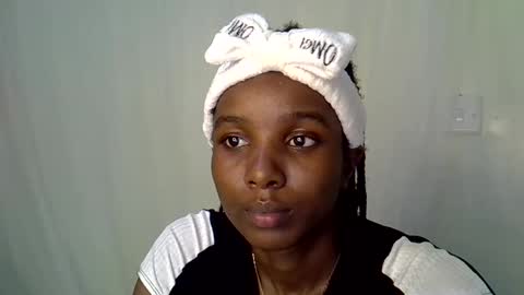 Snapshot of elvier_pretty chatting on 03/29/26, 02:00 flo online show from 03/29/26, 02:00