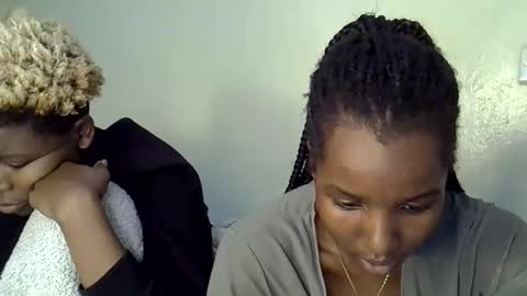 Snapshot of elvier_pretty chatting on 03/29/26, 06:41 flo online show from 03/29/26, 06:41