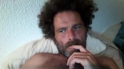 Snapshot of elyjahoye chatting on 09/21/25, 11:17 elyjahoye online show from 09/21/25, 11:17