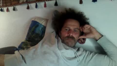 Snapshot of elyjahoye chatting on 09/24/25, 08:23 elyjahoye online show from 09/24/25, 08:23