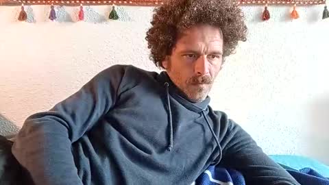 Snapshot of elyjahoye chatting on 09/28/25, 03:17 elyjahoye online show from 09/28/25, 03:17