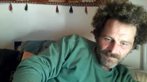 Snapshot of elyjahoye chatting on 10/13/25, 09:26 elyjahoye online show from 10/13/25, 09:26