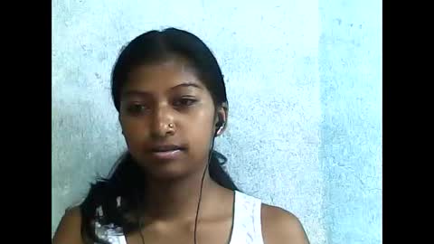 Snapshot of elynah195043 chatting on 05/09/26, 05:07 elynah195043 online show from 05/09/26, 05:07