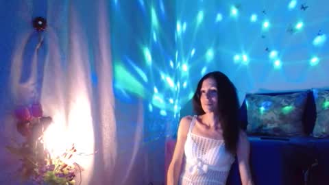 Elisa online show from 09/13/25, 06:08