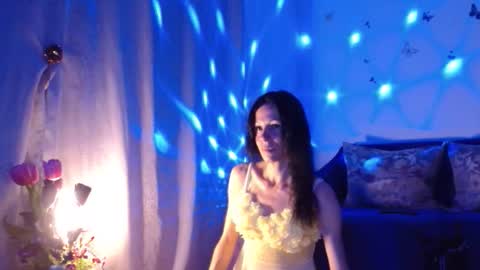 Elisa online show from 09/17/25, 06:31