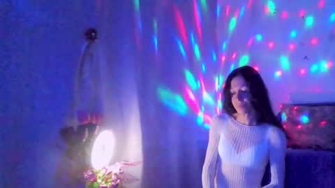 Elisa online show from 10/06/25, 06:49