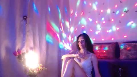 Elisa online show from 04/18/26, 06:45